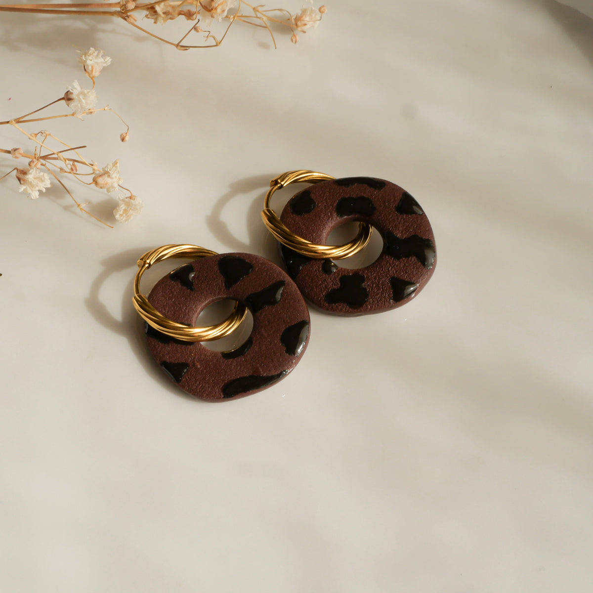 Elément - Donut chocolat tacheté (pendentifs seuls)